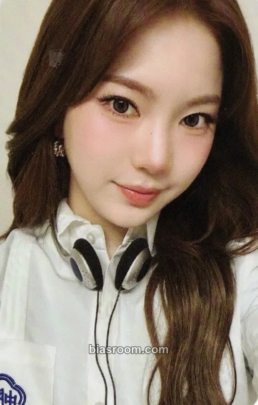 Isa S Photocard - STAYC - STAYC K-pop photocard