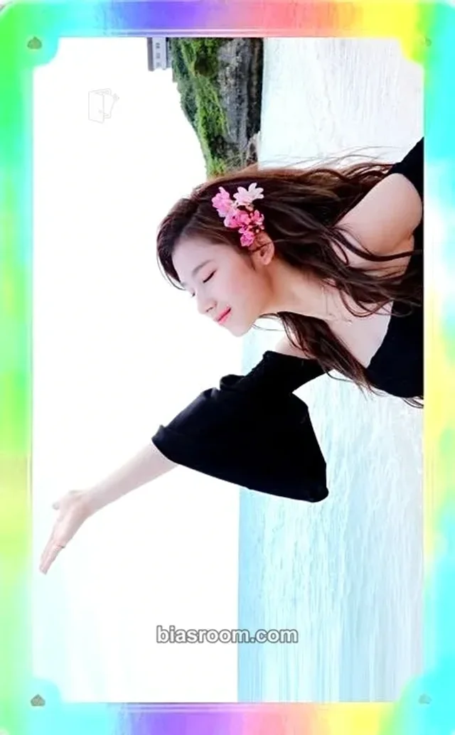 TWICE - Sana - TWICE TV 2018 DVD Other holographic (hologram)