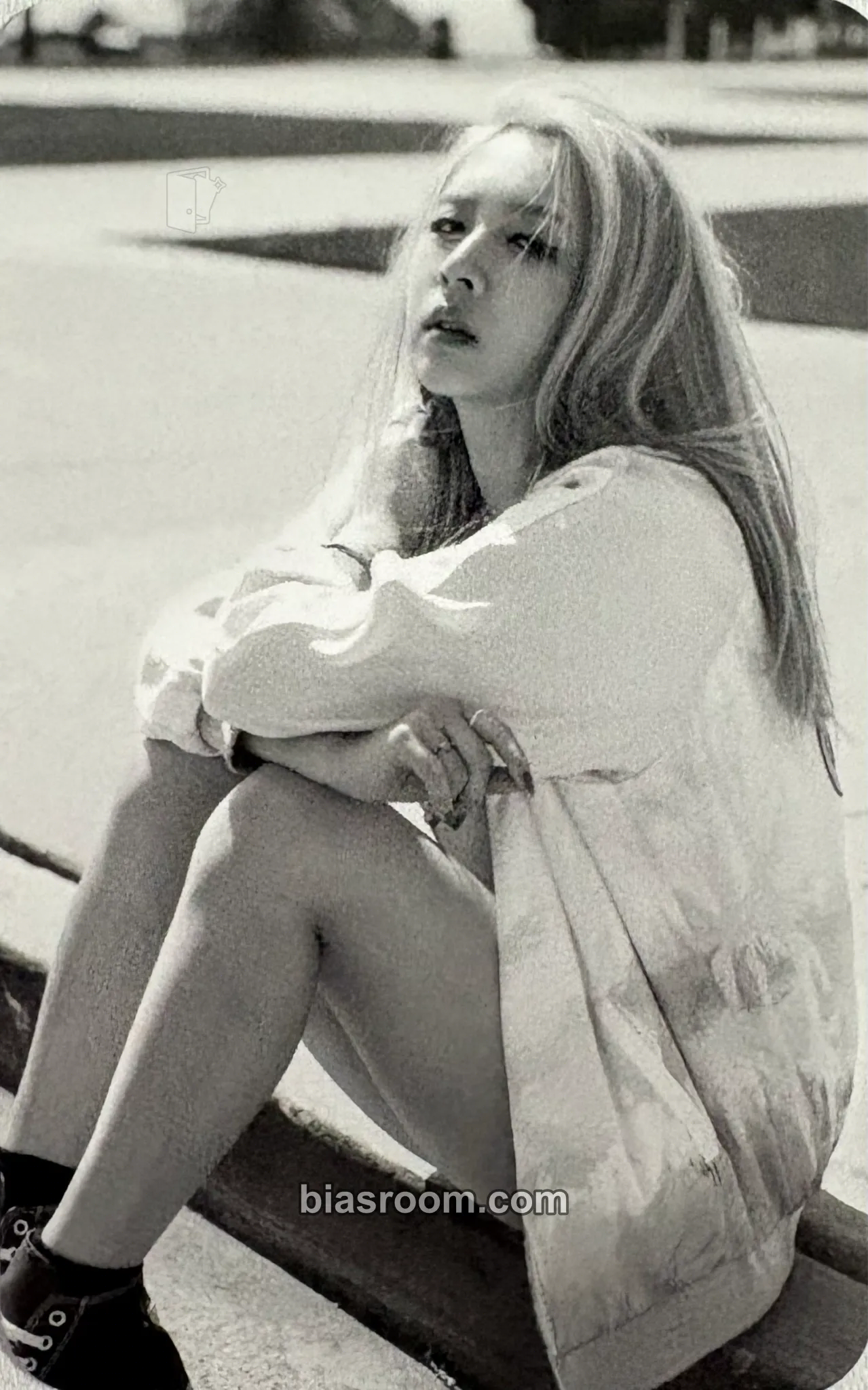 Jiwoo KARD 1st Mini Album 'Hola Hola' Photocard - KARD - KARD K-pop photocard