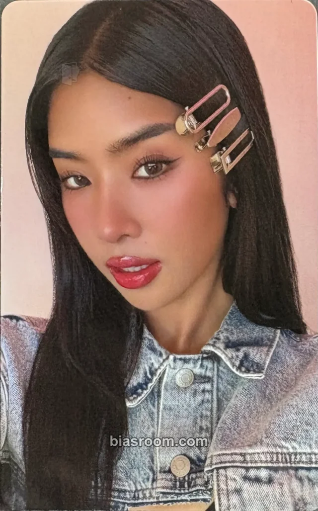 KATSEYE - Sophia - Holiday Box Other merch photocard