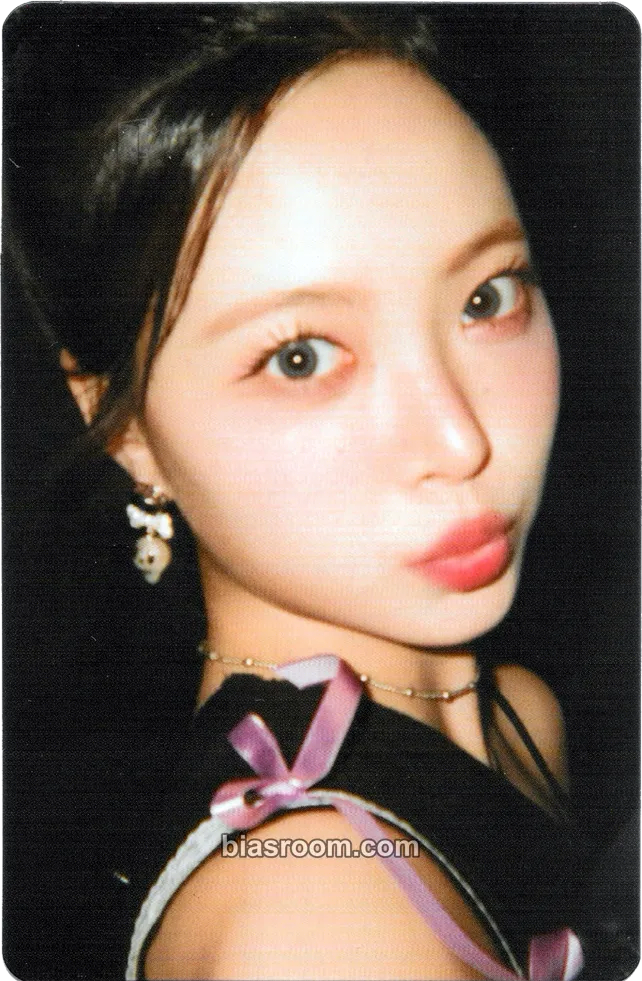 Hong Eunchae Film Photobook 23-24 Photocard - LE SSERAFIM - LE SSERAFIM K-pop photocard