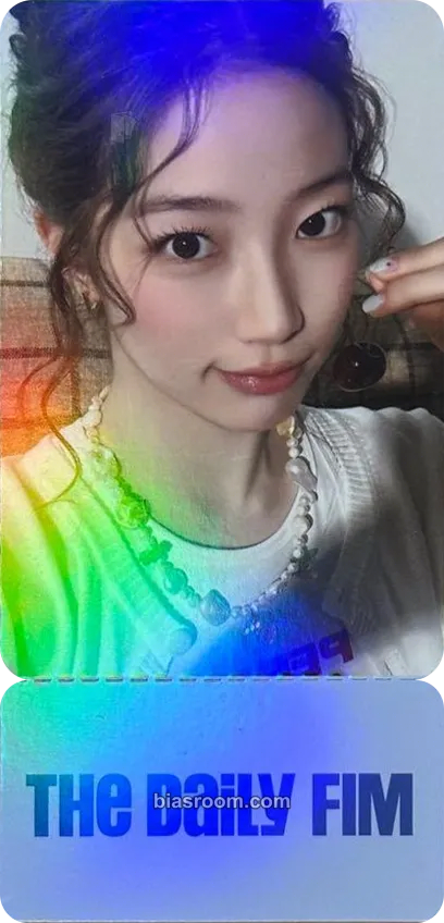 Kazuha 2026 Season's Greetings ‘The Daily Fim’ Photocard - LE SSERAFIM - LE SSERAFIM K-pop photocard