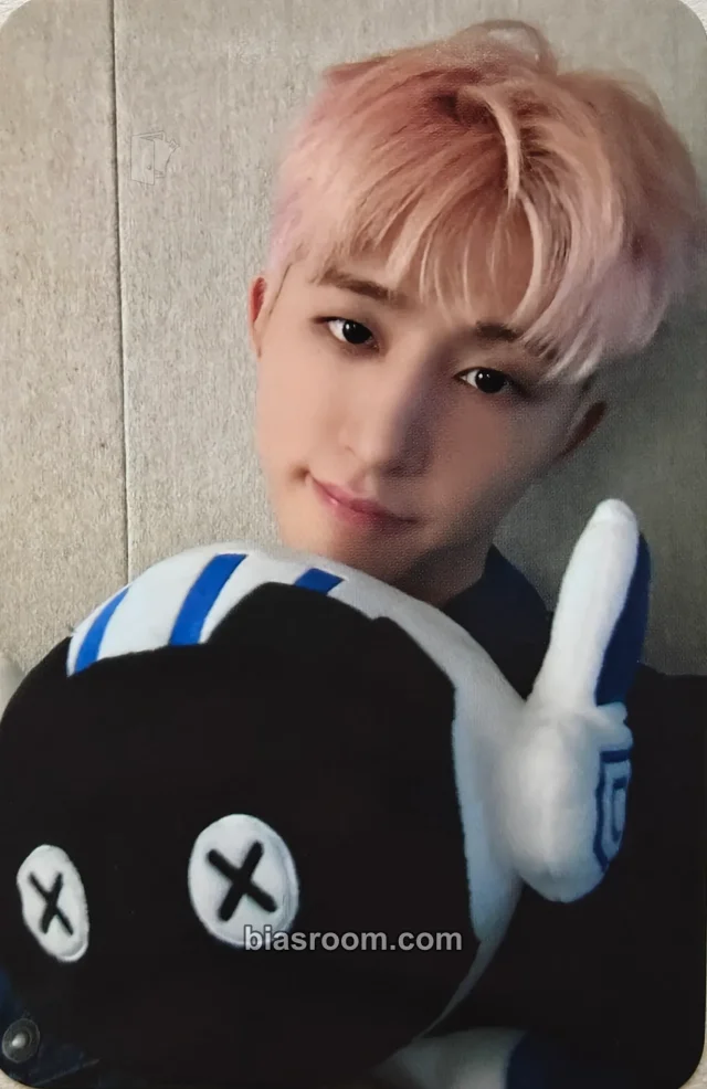 B.I B.I Wonderland  K-pop photocard