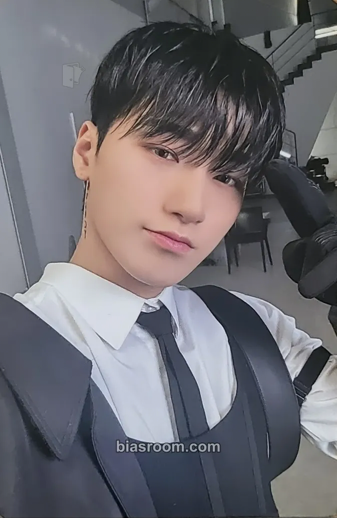 San THE WORLD EP.2 : OUTLAW Photocard - ATEEZ - ATEEZ K-pop photocard