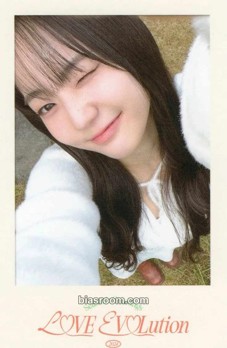 Seoyeon 2024 Season's Greetings: LOVE EVOLution Photocard - tripleS - tripleS K-pop photocard