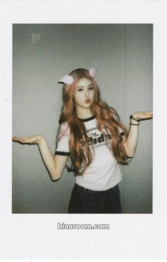 A-na STYLE Photocard - Hearts2Hearts - Hearts2Hearts K-pop photocard