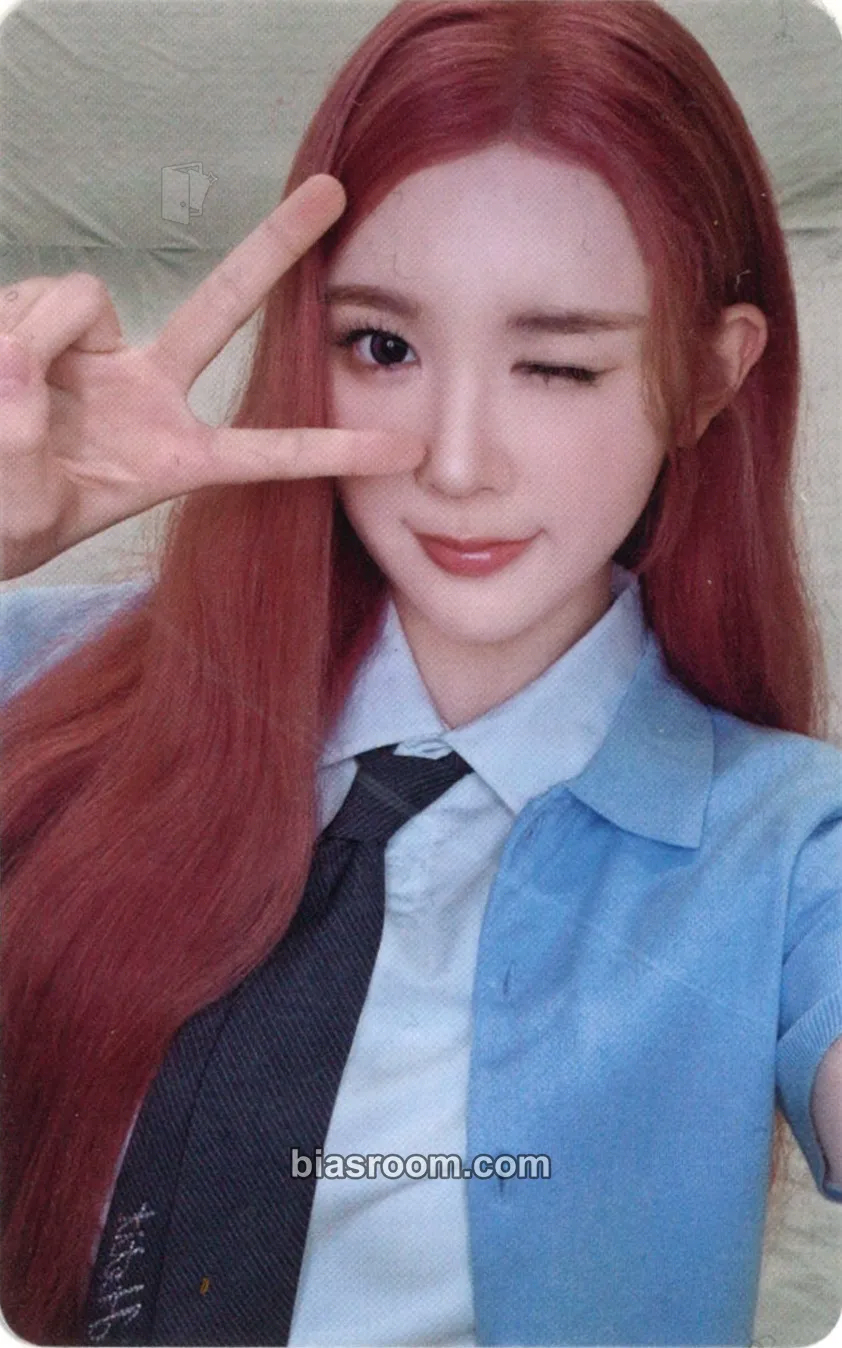A-na STYLE Photocard - Hearts2Hearts - Hearts2Hearts K-pop photocard