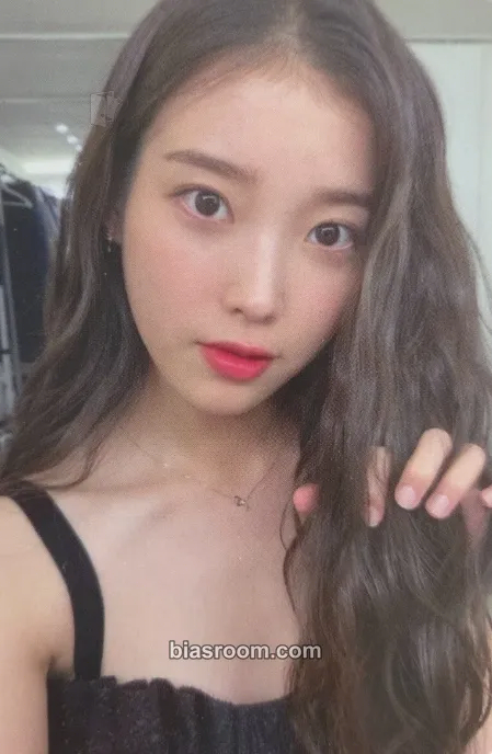 IU 4th UAENA Membership Kit Photocard - IU K-pop photocard
