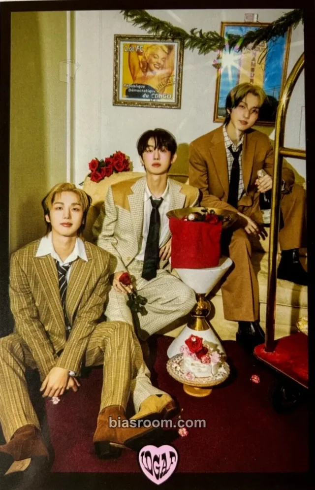 M.O.N.T - IDGAF Album postcard group photocard