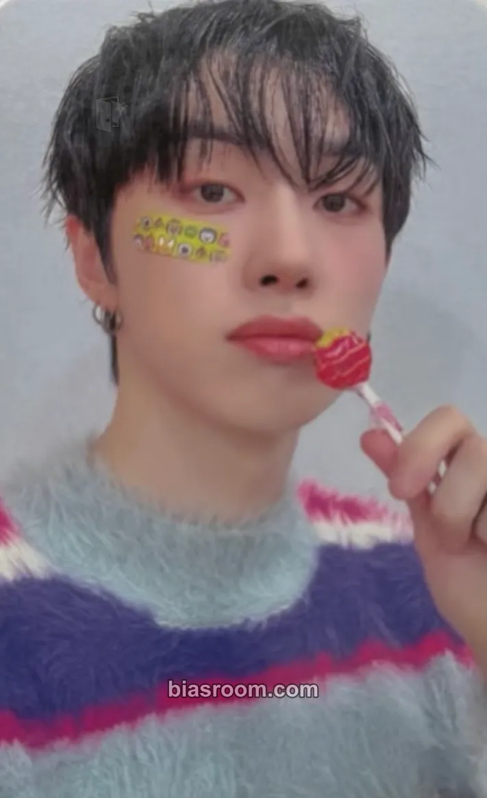 Bitsaeon IDGAF Photocard - M.O.N.T - M.O.N.T K-pop photocard