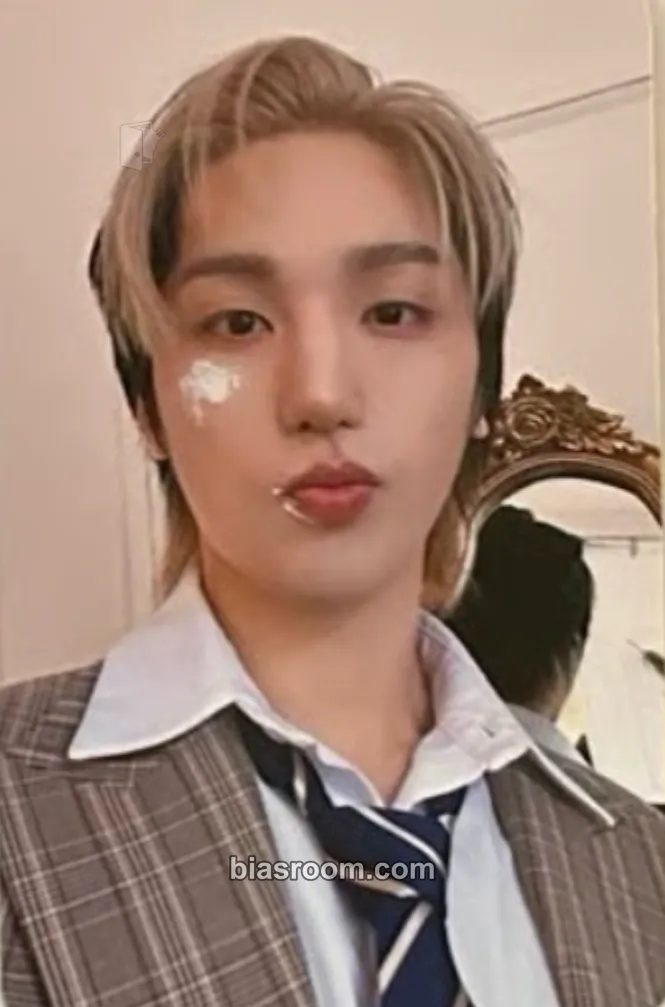 Narachan IDGAF Photocard - M.O.N.T - M.O.N.T K-pop photocard
