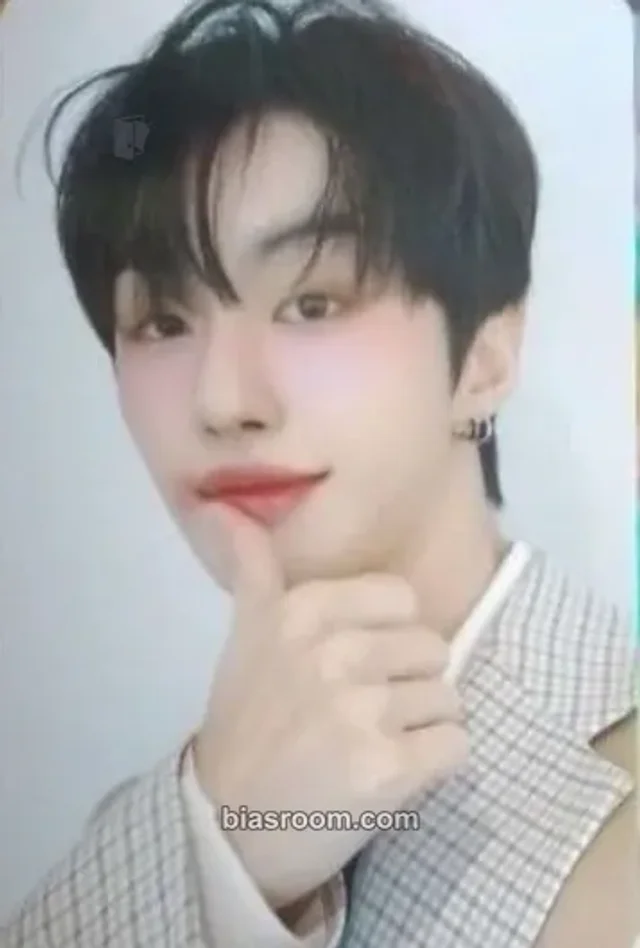M.O.N.T - Bitsaeon - IDGAF Album album photocard