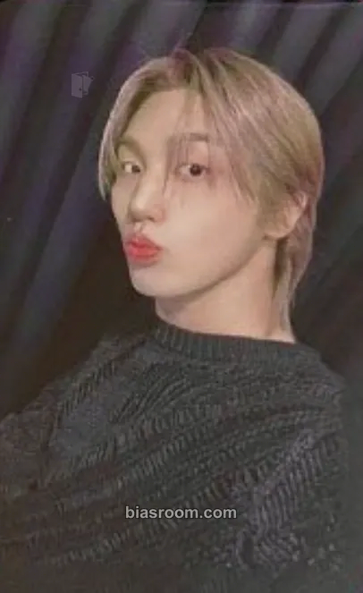Narachan IDGAF Photocard - M.O.N.T - M.O.N.T K-pop photocard