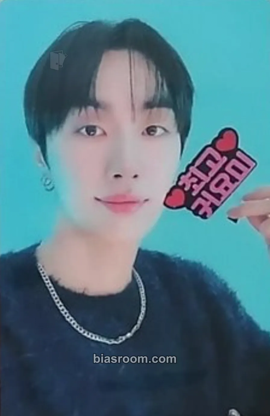 Bitsaeon IDGAF Photocard - M.O.N.T - M.O.N.T K-pop photocard