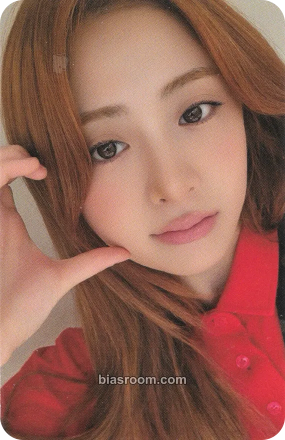 Huh Yunjin SPAGHETTI Photocard - LE SSERAFIM - LE SSERAFIM K-pop photocard