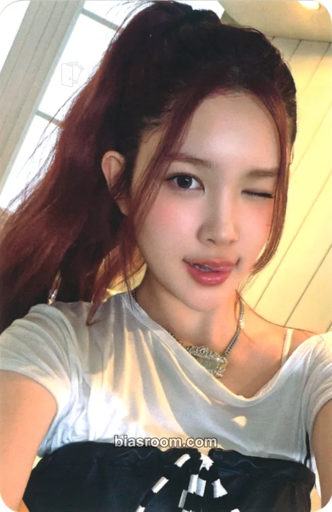 A-na FOCUS Photocard - Hearts2Hearts - Hearts2Hearts K-pop photocard