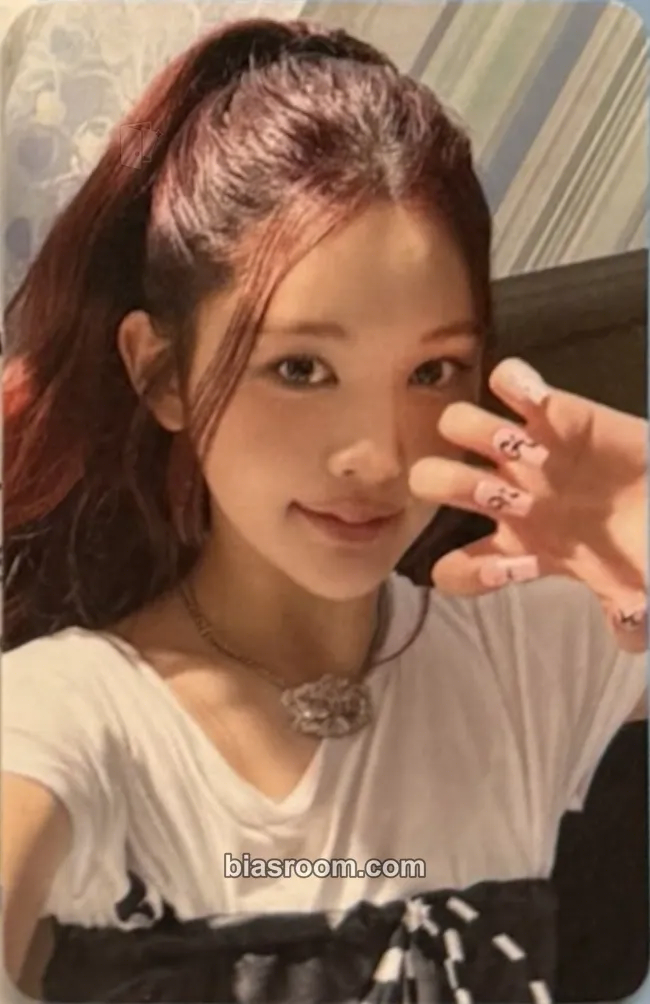 A-na FOCUS Photocard - Hearts2Hearts - Hearts2Hearts K-pop photocard