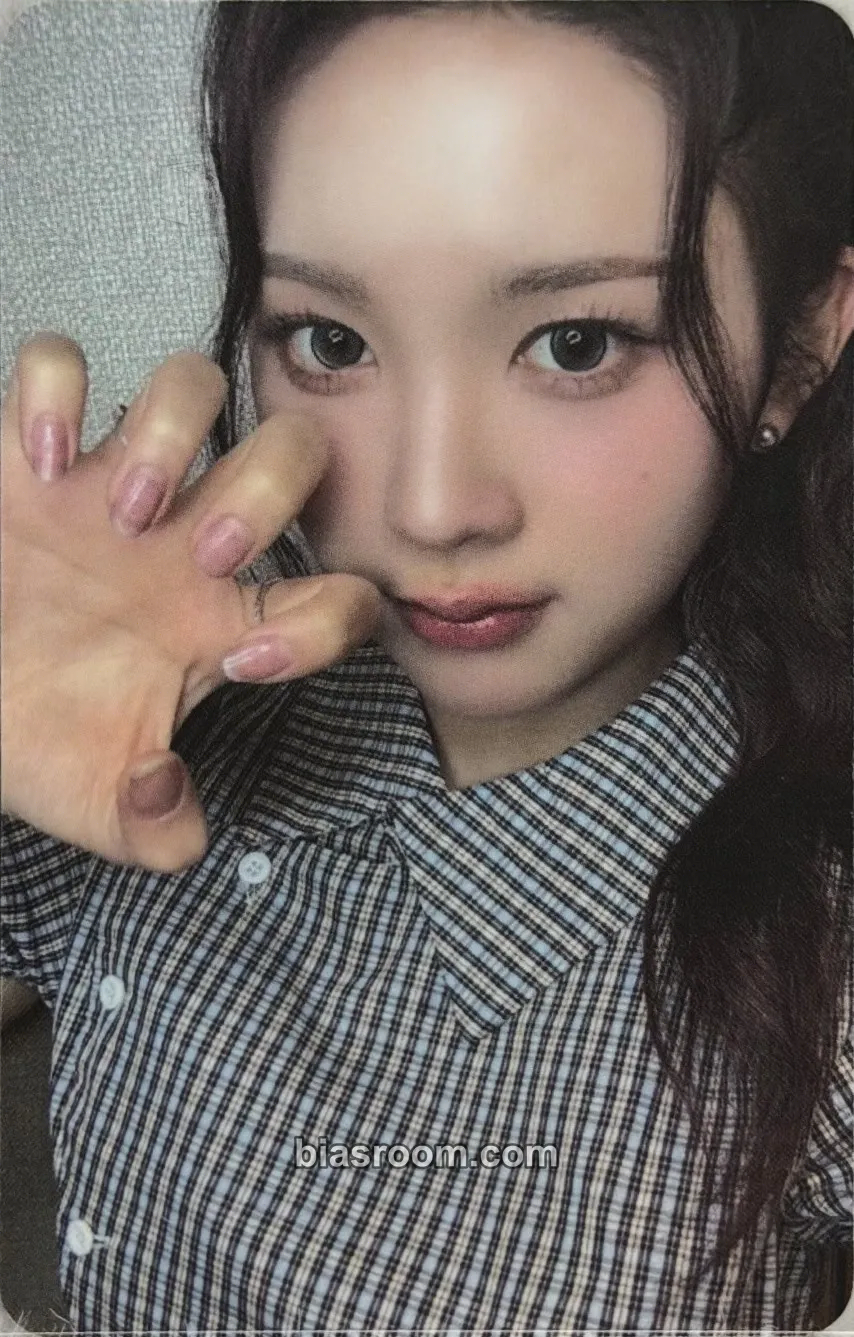 A-na FOCUS Photocard - Hearts2Hearts - Hearts2Hearts K-pop photocard