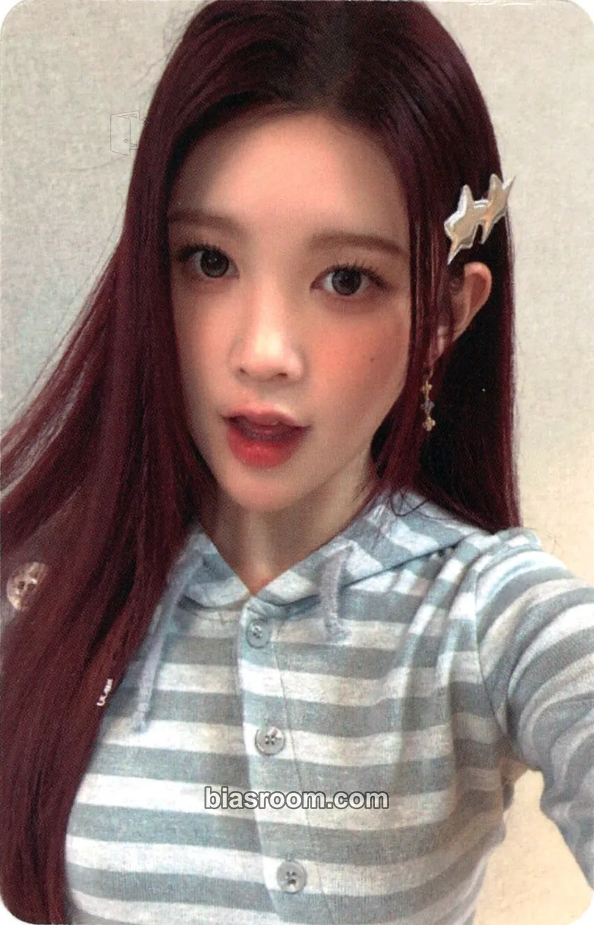 A-na FOCUS Photocard - Hearts2Hearts - Hearts2Hearts K-pop photocard