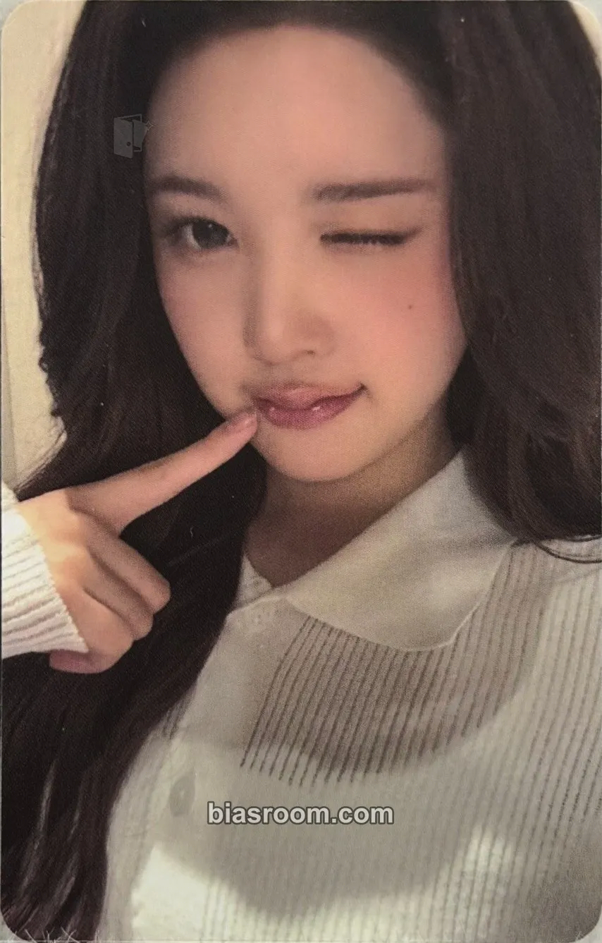 A-na FOCUS Photocard - Hearts2Hearts - Hearts2Hearts K-pop photocard