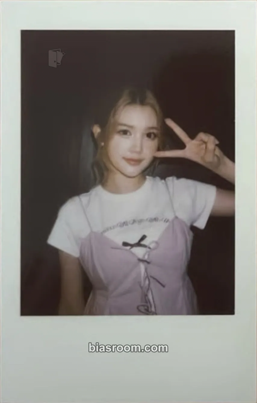 A-na The Chase Photocard - Hearts2Hearts - Hearts2Hearts K-pop photocard