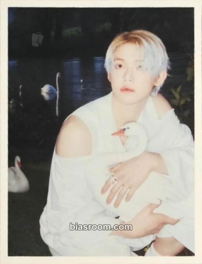 Yeonjun Starkissed Photocard - TOMORROW X TOGETHER - TOMORROW X TOGETHER K-pop photocard