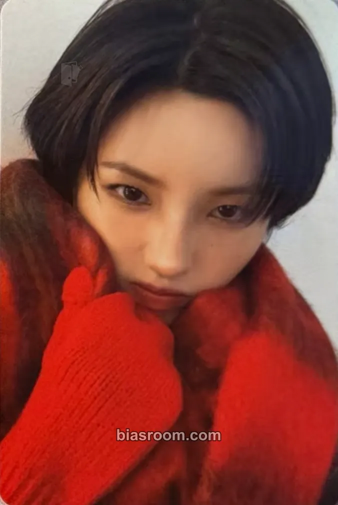 Soyeon Kpop Nara 2025 Holiday Lucky Draw Event Photocard - i-dle - i-dle K-pop photocard