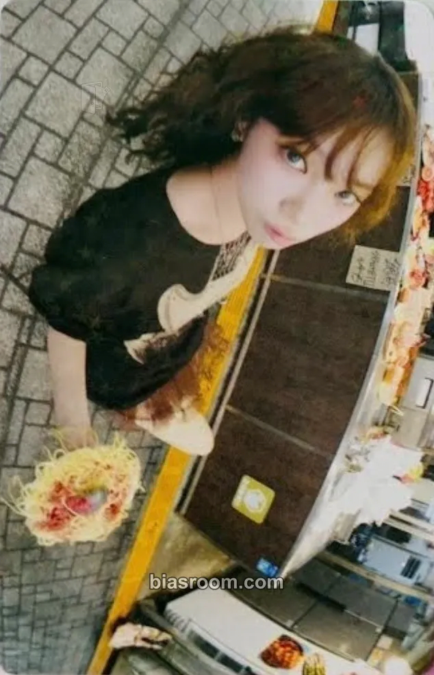 Kim Chaewon SPAGHETTI Photocard - LE SSERAFIM - LE SSERAFIM K-pop photocard