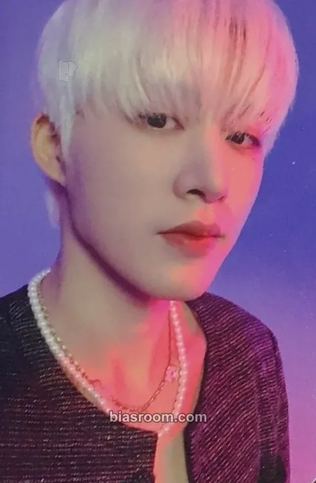 B.I - B.I - 2021 Seasons Greetings - B의 기록 Other ktown4u pob (pre-order benefit) season's greetings