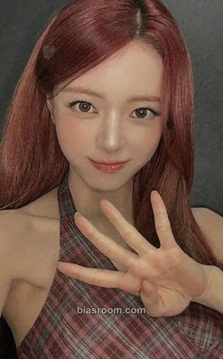 Yuna The 4th Fan Meeting ITZY, MIDZY, Let's Fly! "On Air" Photocard - ITZY - ITZY K-pop photocard