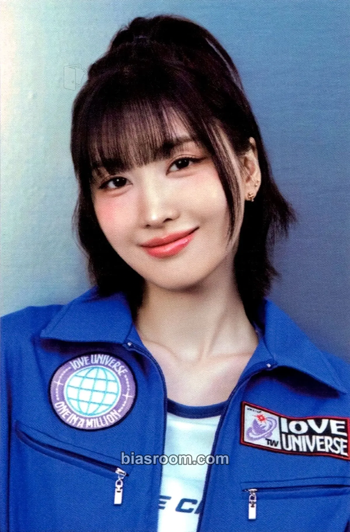 Momo 10VE Universe (10th Anniversary) Photocard - TWICE - TWICE K-pop photocard