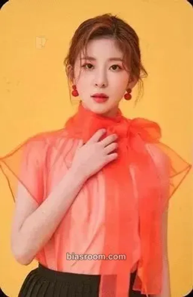 Minju GWSN THE PARK IN THE NIGHT part two K-pop photocard