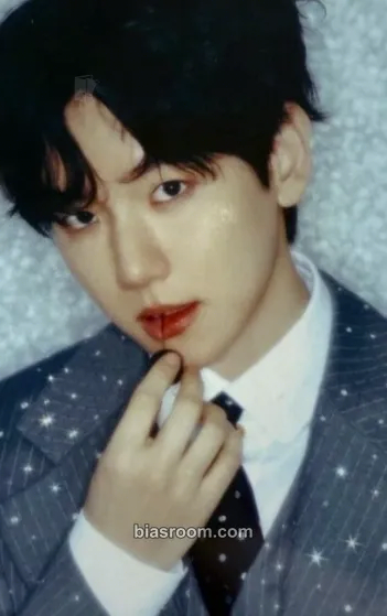 Baekhyun 2024 BAEKHYUN Christmas Fanmeet <Chaotic Party> Photocard - EXO - EXO K-pop photocard