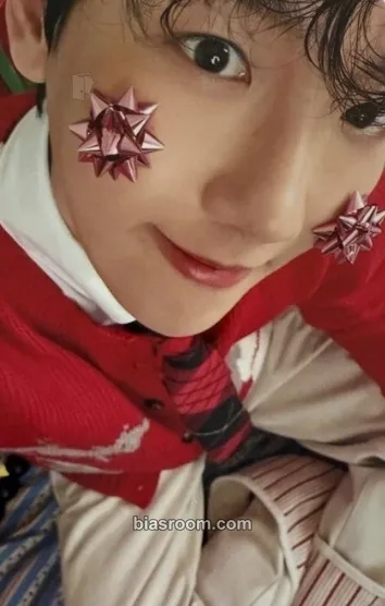 Baekhyun 2024 BAEKHYUN Christmas Fanmeet <Chaotic Party> Photocard - EXO - EXO K-pop photocard