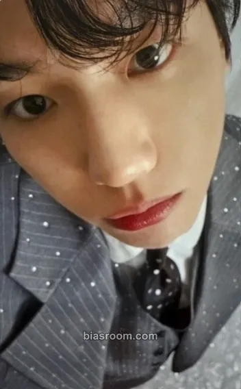 Baekhyun 2024 BAEKHYUN Christmas Fanmeet <Chaotic Party> Photocard - EXO - EXO K-pop photocard