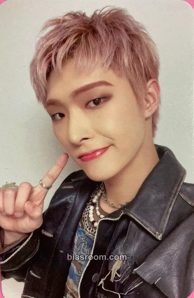 Mingi THE WORLD EP.2 : OUTLAW Photocard - ATEEZ - ATEEZ K-pop photocard