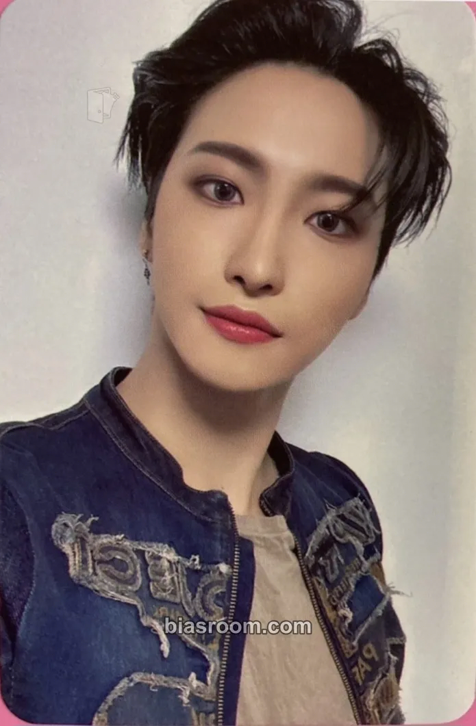 Seonghwa THE WORLD EP.2 : OUTLAW Photocard - ATEEZ - ATEEZ K-pop photocard