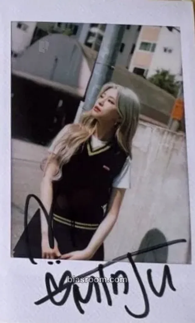 Minju GWSN THE OTHER SIDE OF THE MOON K-pop photocard