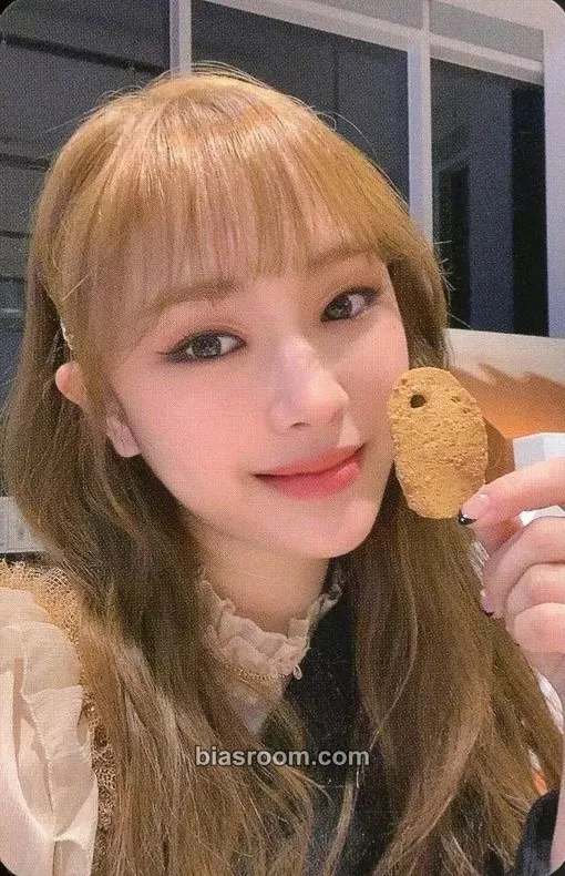 Anne THE OTHER SIDE OF THE MOON Photocard - GWSN - GWSN K-pop photocard