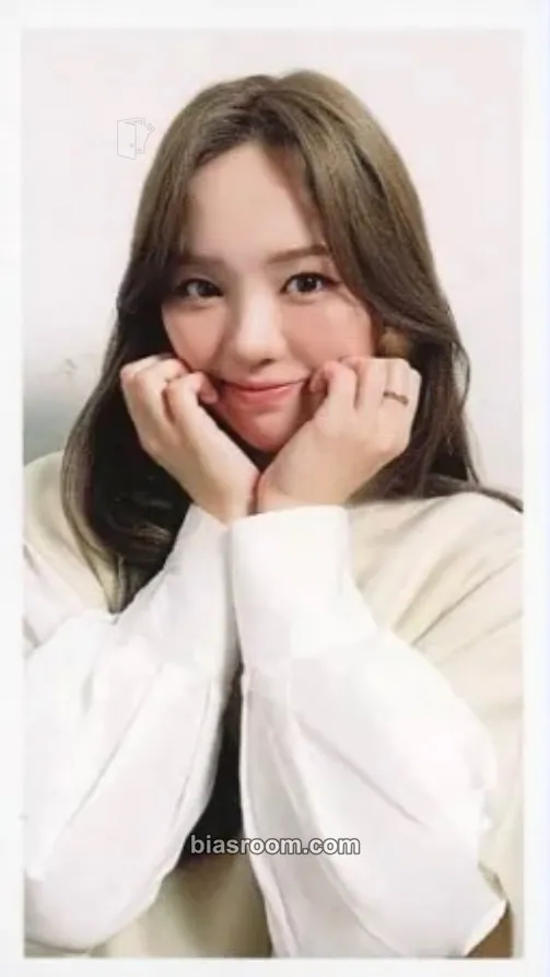 Rio Blue Moon Photocard - NiziU - NiziU K-pop photocard
