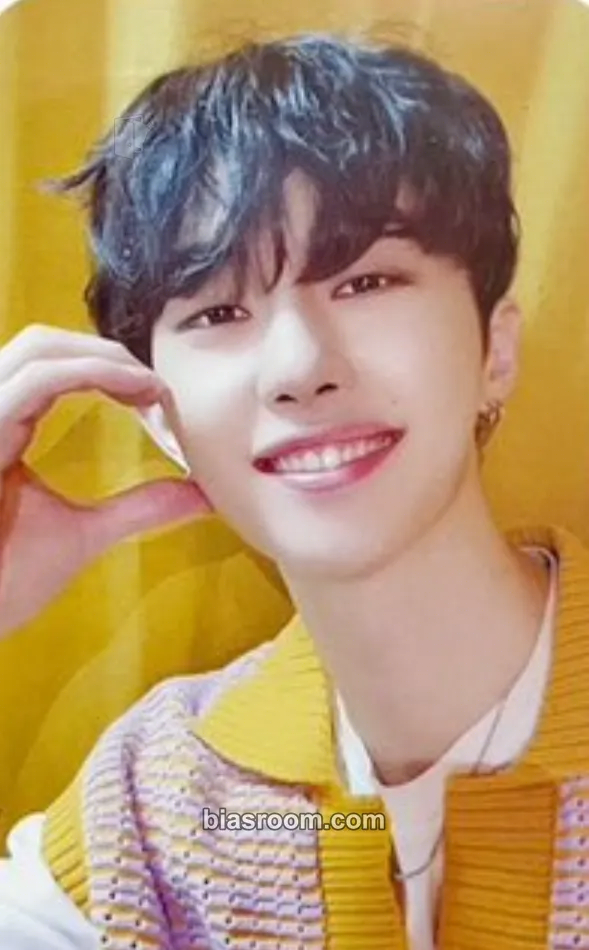 Bitsaeon Peak Time Photocard - M.O.N.T - M.O.N.T K-pop photocard