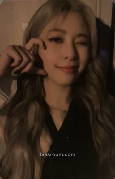 Minju THE OTHER SIDE OF THE MOON Photocard - GWSN - GWSN K-pop photocard