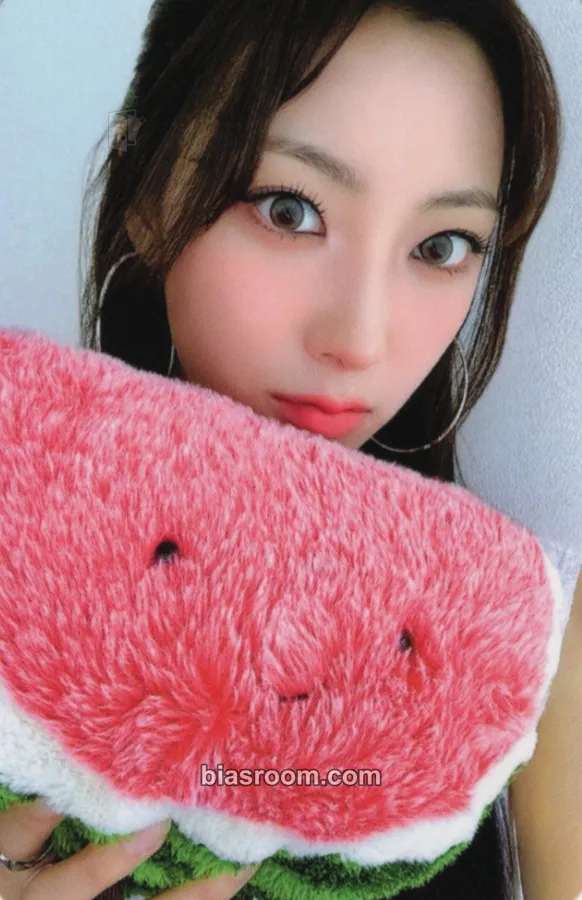 Riina LOVE or HATE Photocard - H1-KEY - H1-KEY K-pop photocard
