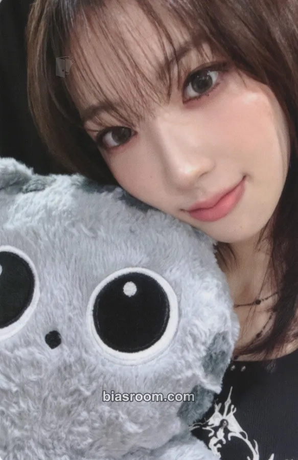 Riina LOVE or HATE Photocard - H1-KEY - H1-KEY K-pop photocard