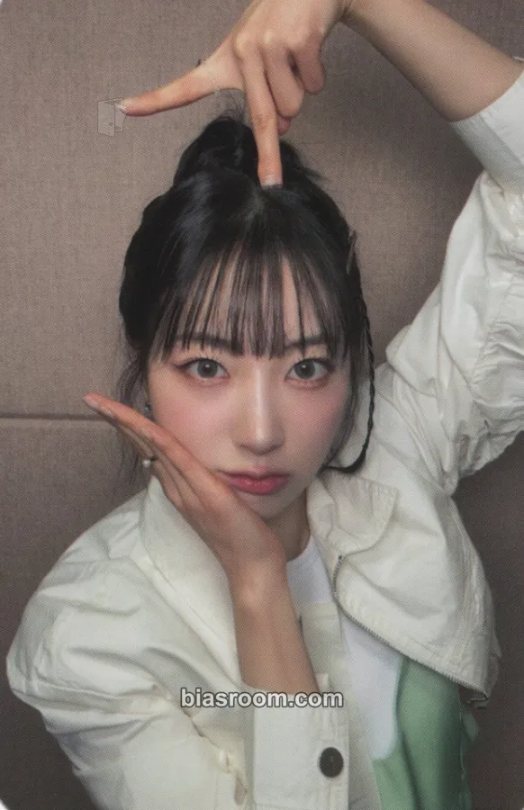 Riina LOVE or HATE Photocard - H1-KEY - H1-KEY K-pop photocard