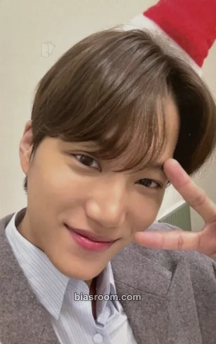 Kai 2022 EXO Pink Christmas MD Photocard - EXO - EXO K-pop photocard