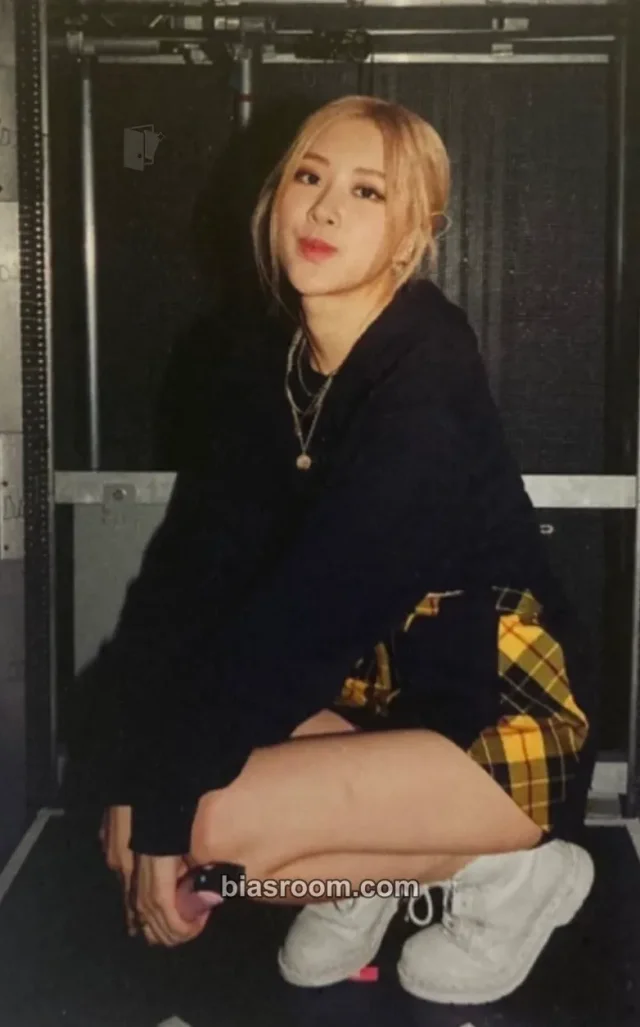 BLACKPINK - Rosé - BLACKPINK 2019 Private Stage (Chapter 1) Event merch photocard mini photo album kit