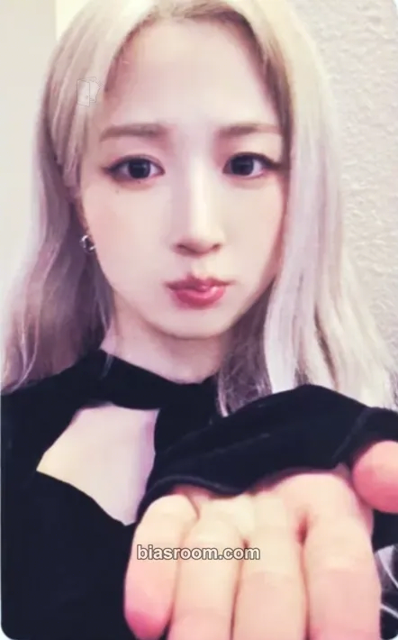Haewon Blue Valentine Photocard - NMIXX - NMIXX K-pop photocard