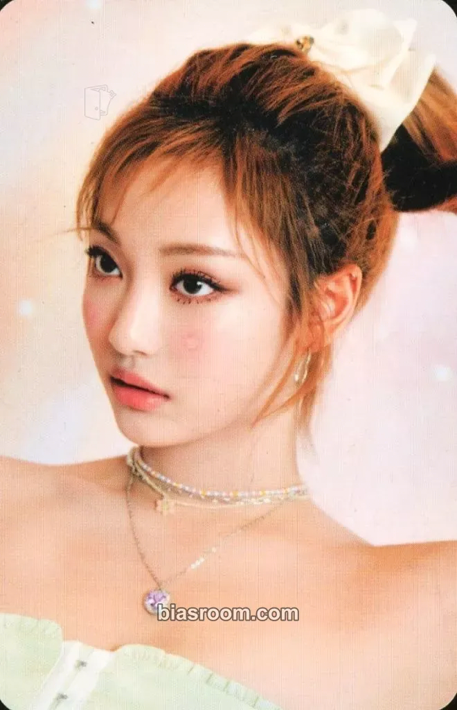 Ningning Season's Greetings (2022) Photocard - aespa - aespa K-pop photocard