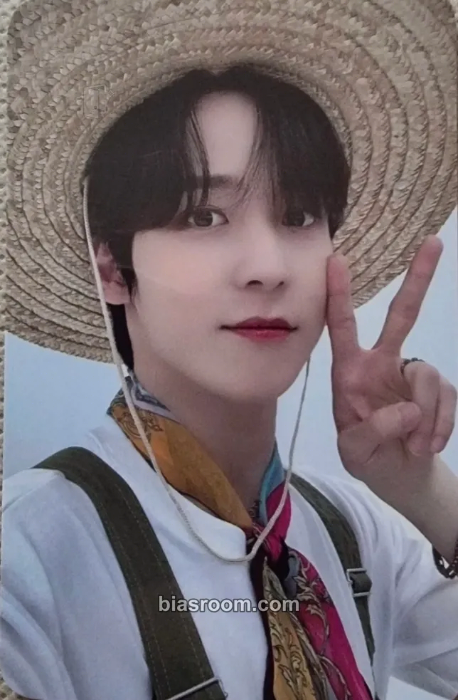 Yunho POP-UP: THE WORLD EP.2 : OUTLAW (Everline) Photocard - ATEEZ - ATEEZ K-pop photocard